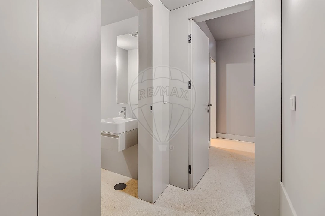 Apartamento T2 para Venda em Cedofeita, Santo Ildefonso, Sé, Miragaia, São Nicolau e Vitória Foto 19