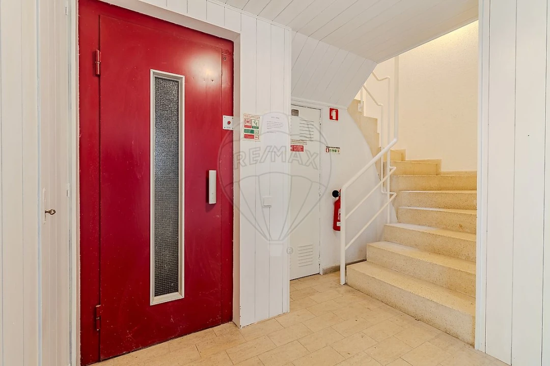 Apartamento T3 para Venda em Aldoar, Foz do Douro e Nevogilde Foto 2