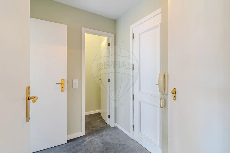 Apartamento T3 para Venda em Aldoar, Foz do Douro e Nevogilde Foto 3