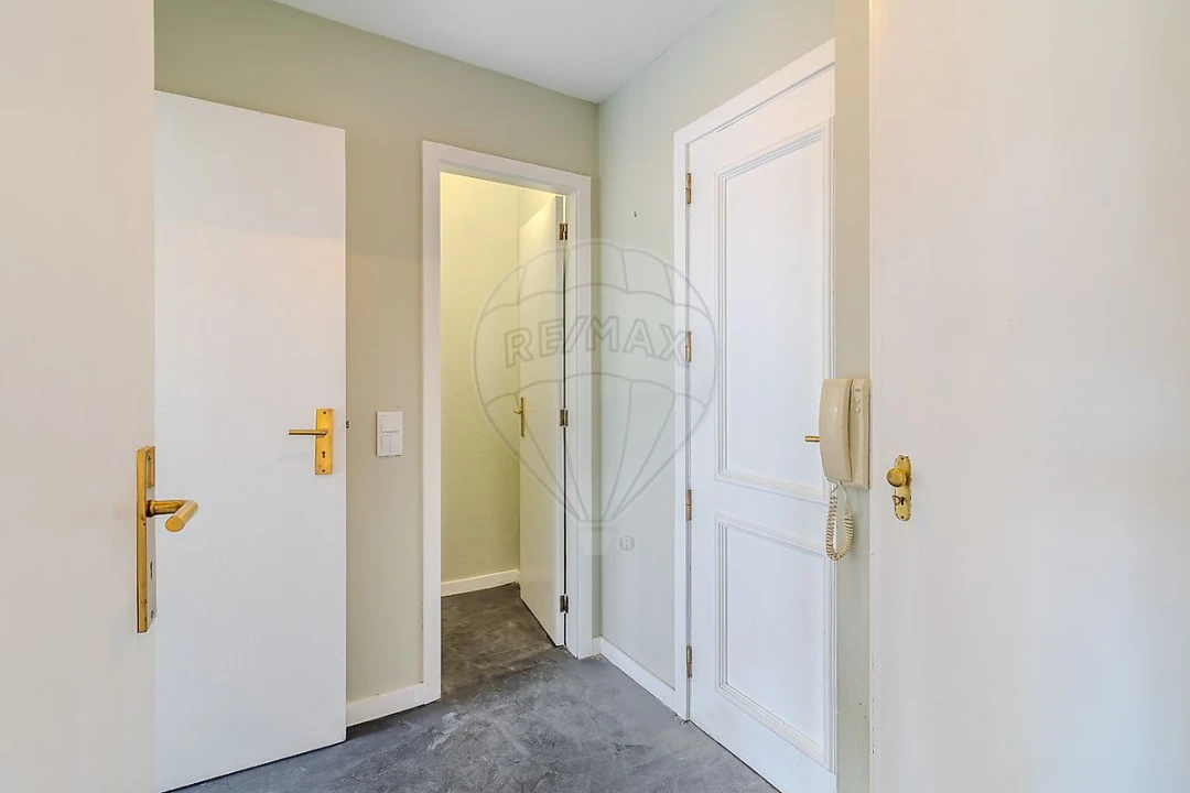 Apartamento T3 para Venda em Aldoar, Foz do Douro e Nevogilde Foto 3