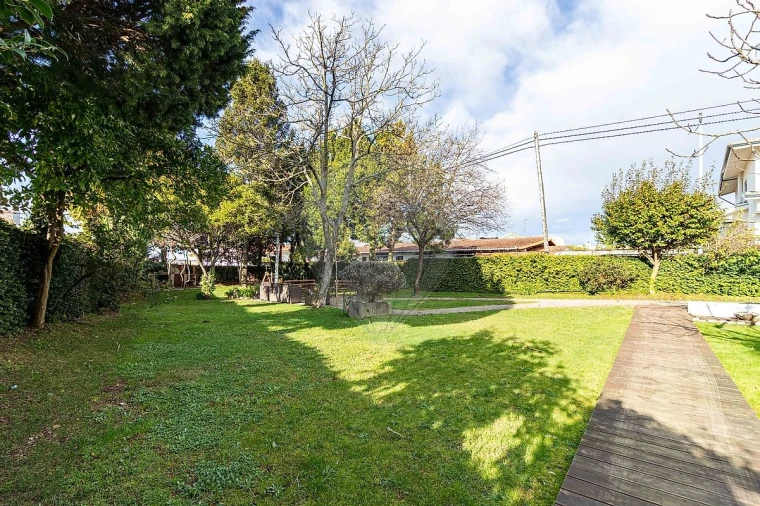 Moradia T12 para Venda em Vila Nova da Telha Foto 4