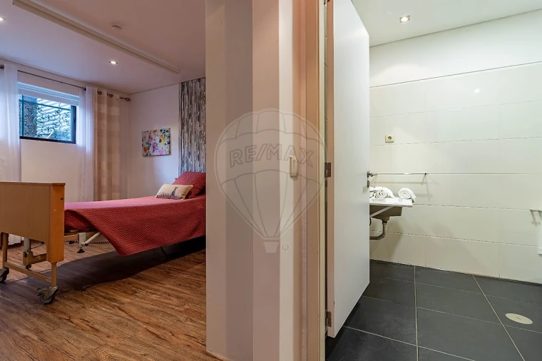 Moradia T12 para Venda em Vila Nova da Telha Foto 24