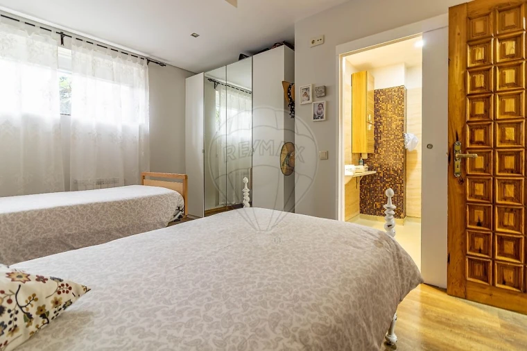 Moradia T12 para Venda em Vila Nova da Telha Foto 20