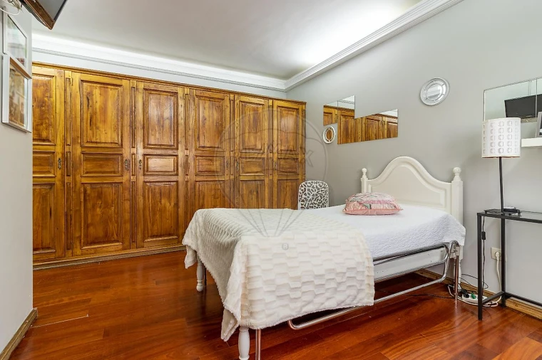 Moradia T12 para Venda em Vila Nova da Telha Foto 15