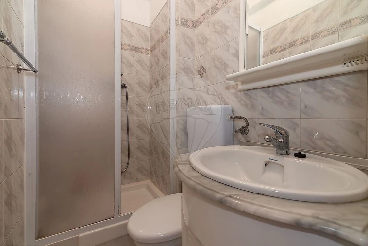 Apartamento T1 para Arrendamento em Sacavém e Prior Velho Foto 2