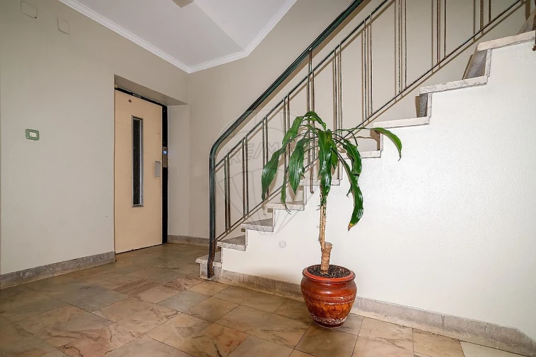 Apartamento T1 para Arrendamento em Sacavém e Prior Velho Foto 5