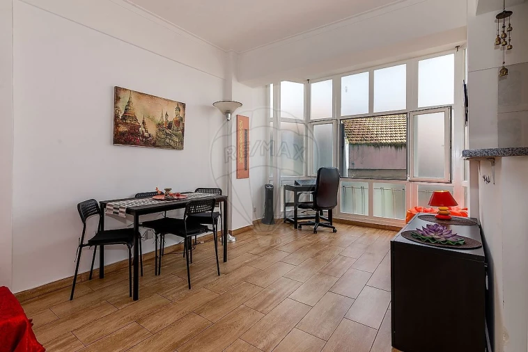 Apartamento T1 para Arrendamento em Sacavém e Prior Velho Foto 3