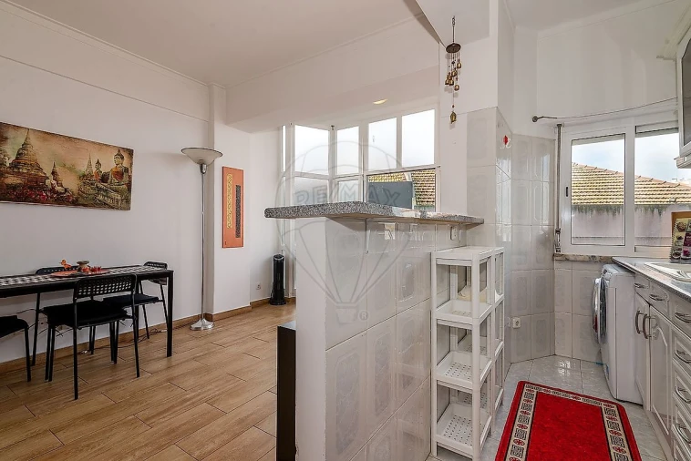 Apartamento T1 para Arrendamento em Sacavém e Prior Velho Foto 6