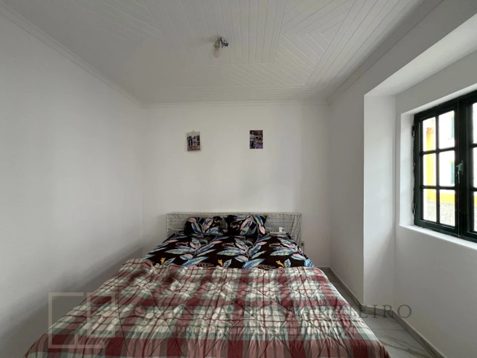 Moradia T5 para Venda em Comenda Foto 7