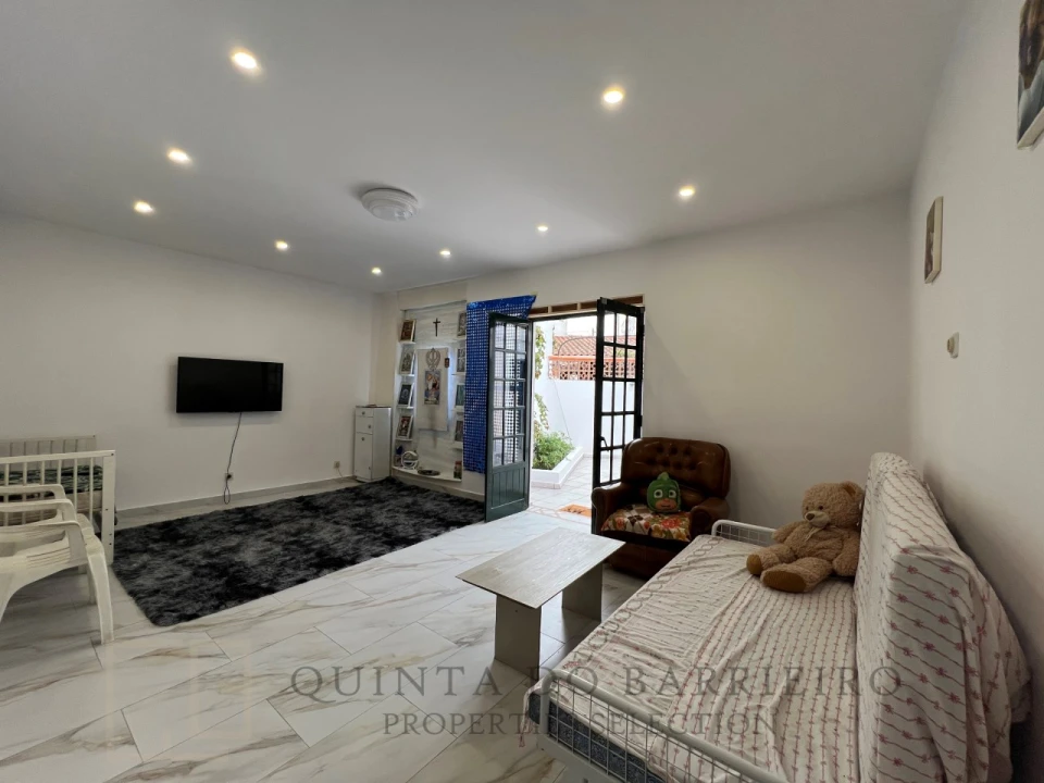 Moradia T5 para Venda em Comenda Foto 9