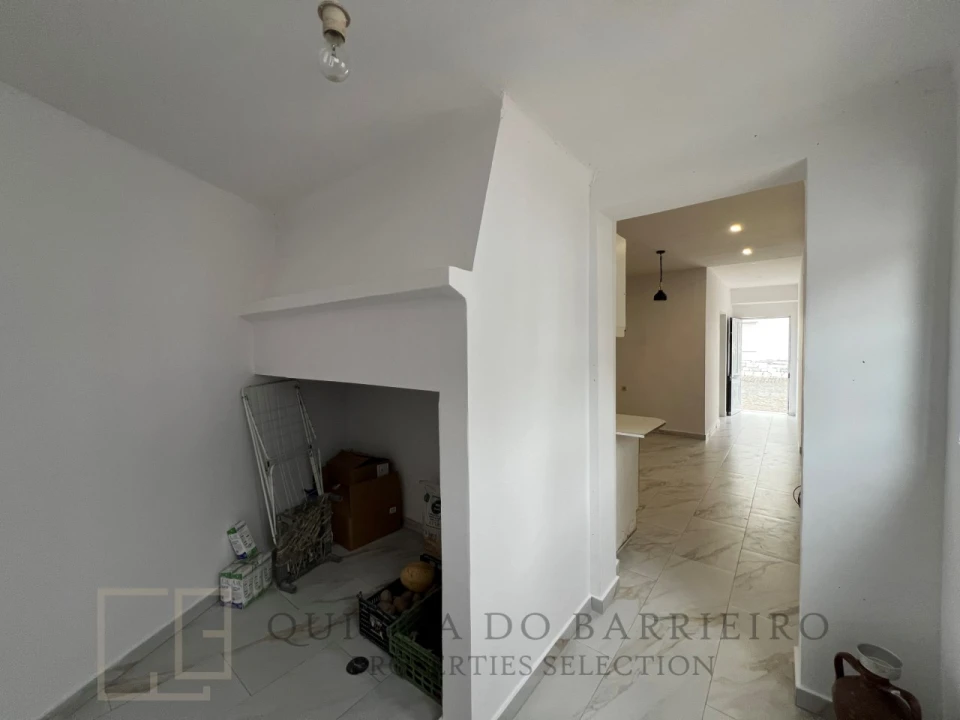 Moradia T5 para Venda em Comenda Foto 11