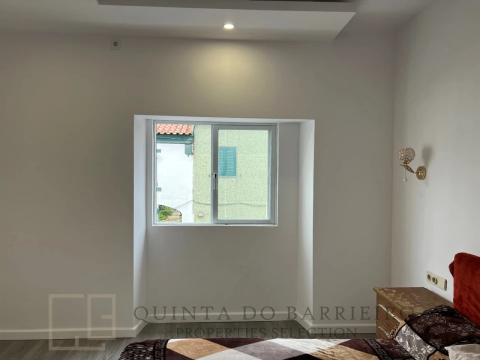 Moradia T5 para Venda em Comenda Foto 26