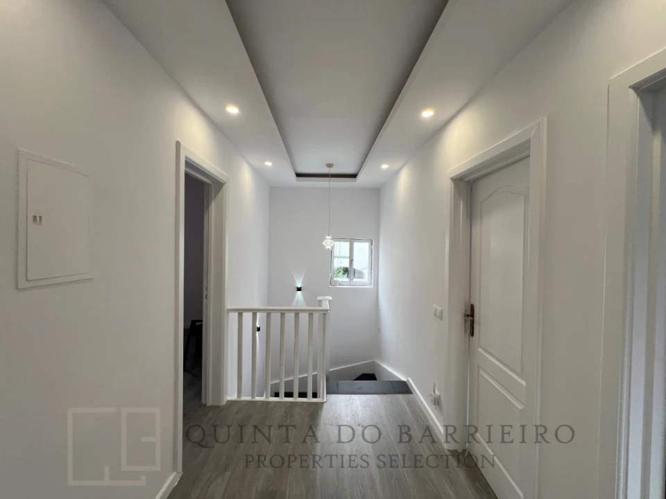 Moradia T5 para Venda em Comenda Foto 35