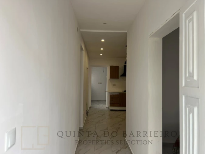 Moradia T5 para Venda em Comenda Foto 6