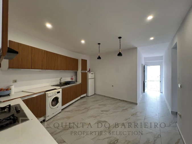 Moradia T5 para Venda em Comenda Foto 8