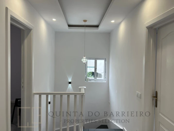 Moradia T5 para Venda em Comenda Foto 34