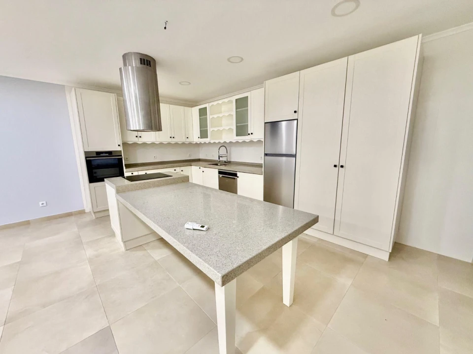 Moradia T4 para Venda em Alfeizerão Foto 13