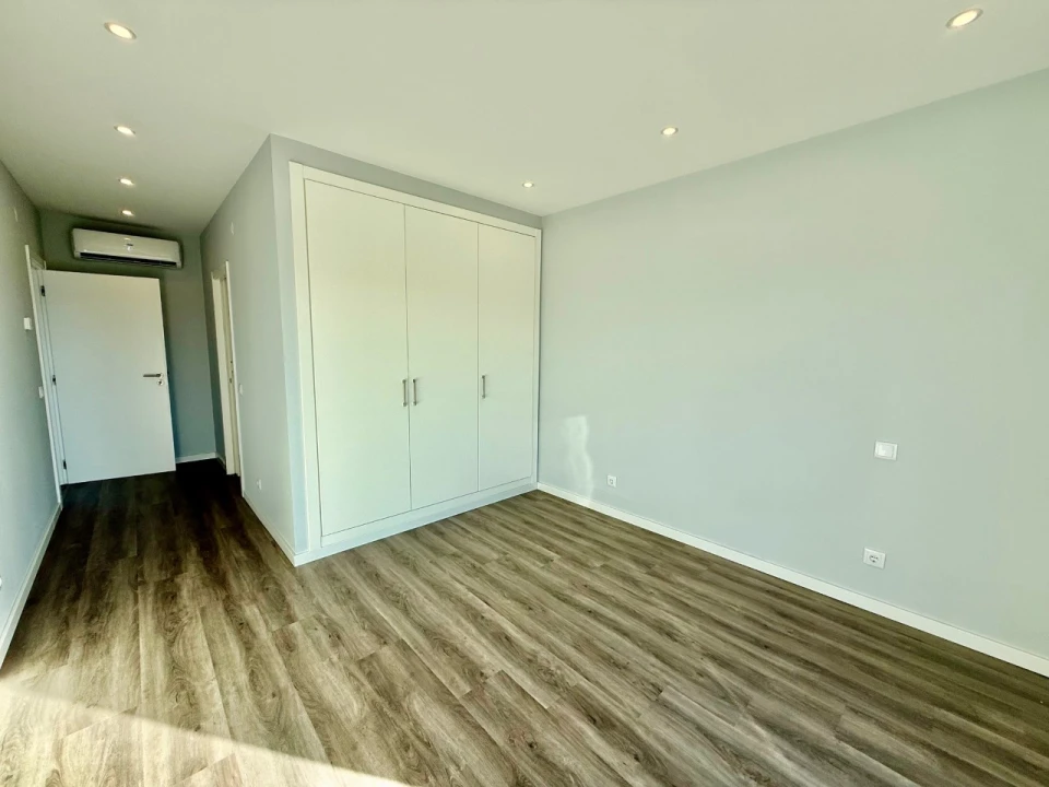 Moradia T4 para Venda em Alfeizerão Foto 21