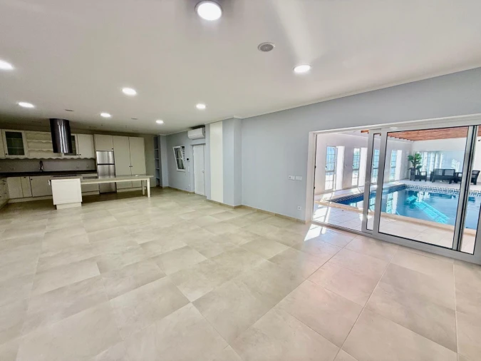 Moradia T4 para Venda em Alfeizerão Foto 11