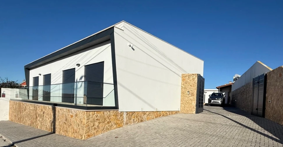 Moradia T4 para Venda em Alfeizerão Foto 26