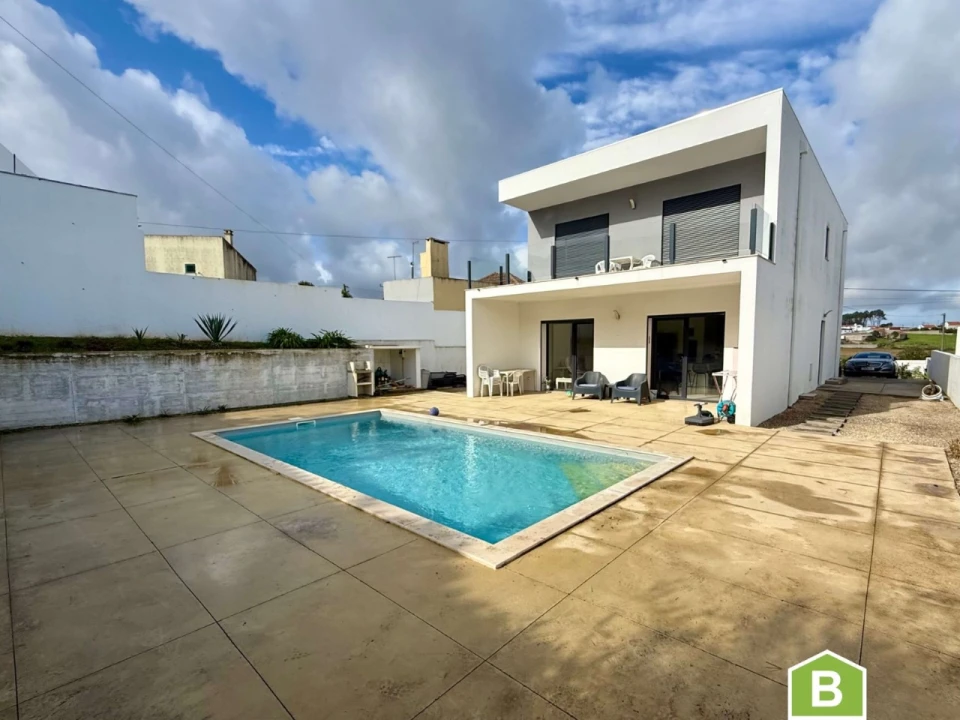 Moradia T4 para Venda em Alfeizerão Foto 1