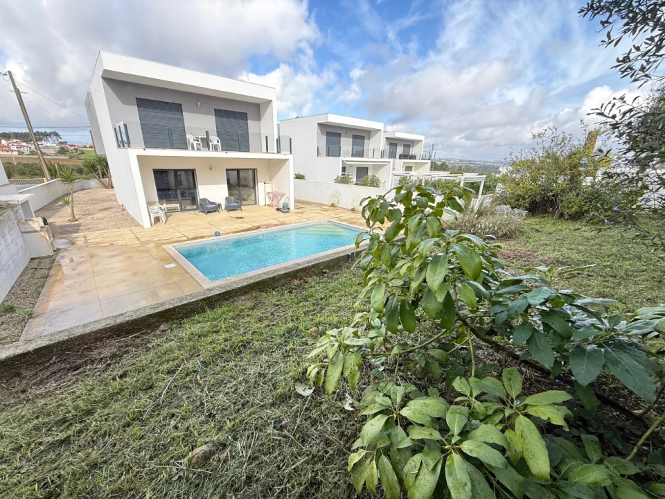 Moradia T4 para Venda em Alfeizerão Foto 5