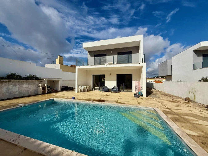 Moradia T4 para Venda em Alfeizerão Foto 2