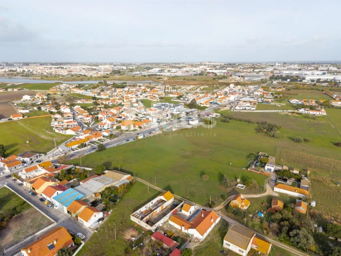 Terreno para Venda em Sarilhos Grandes Foto 8