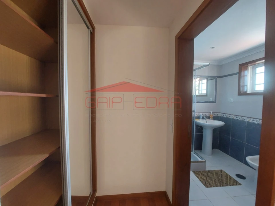 Moradia T3 para Venda em Branca Foto 13