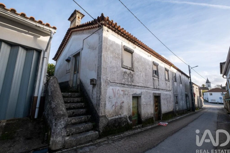 Moradia T4 para Venda em Aguda Foto 13