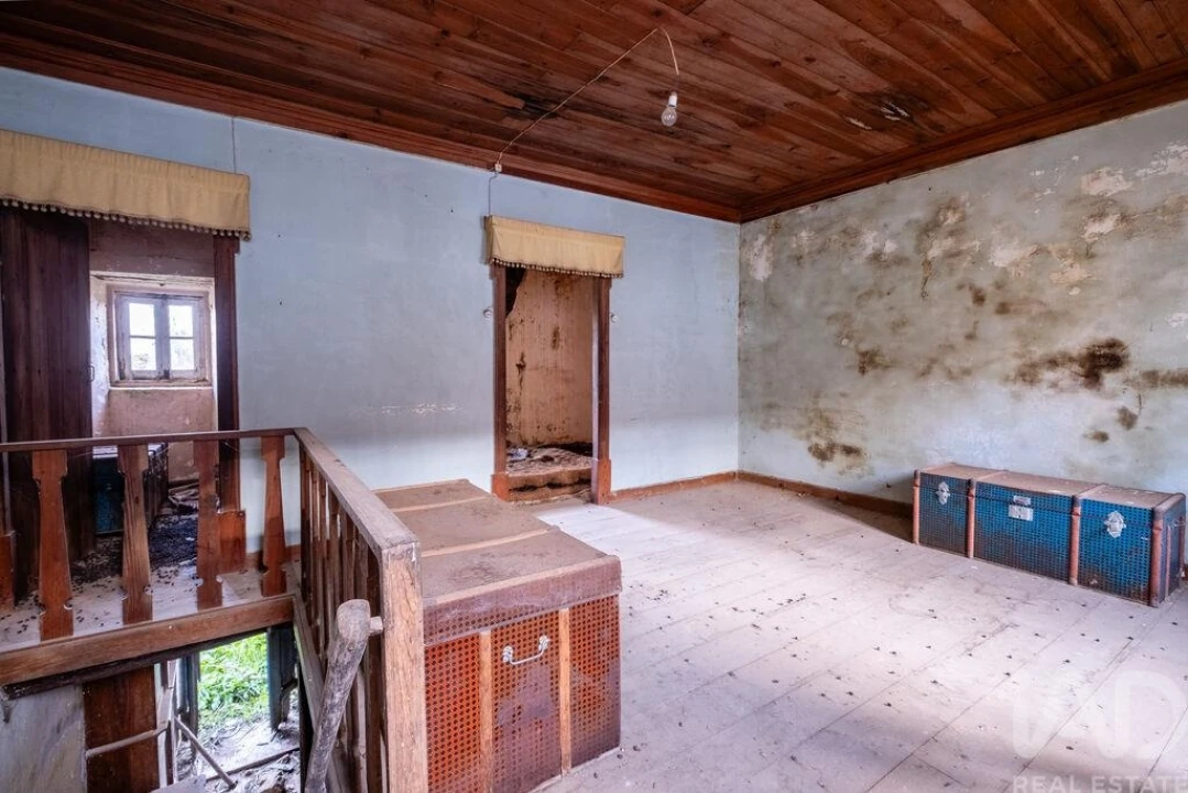 Moradia T4 para Venda em Aguda Foto 25