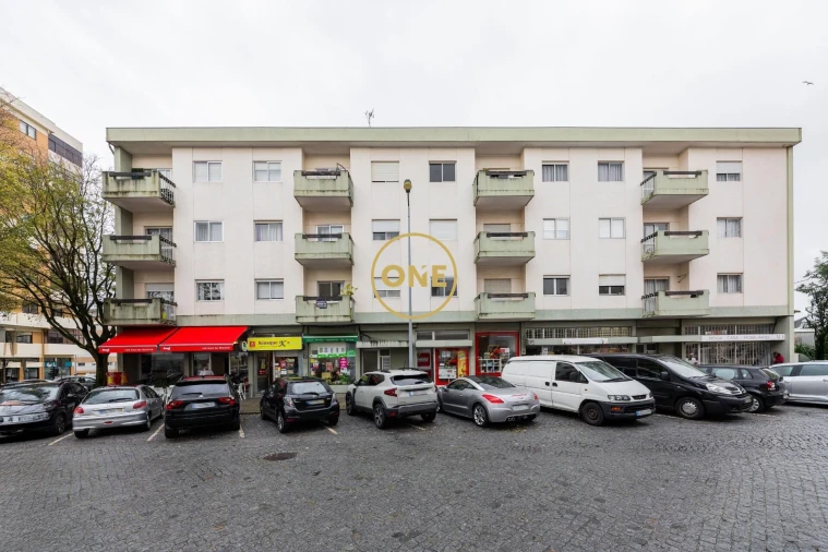 Apartamento T4 para Venda em Póvoa de Varzim, Beiriz e Argivai