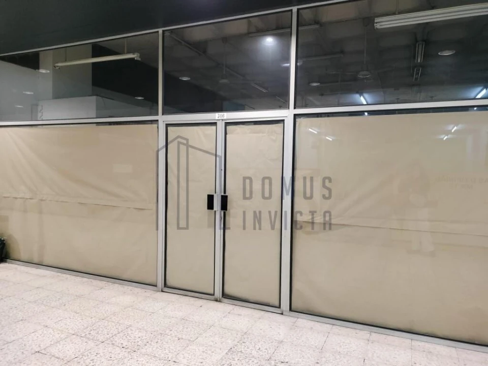 Loja para Arrendamento em Cedofeita, Santo Ildefonso, Sé, Miragaia, São Nicolau e Vitória Foto 3