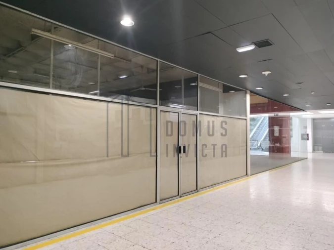 Loja para Arrendamento em Cedofeita, Santo Ildefonso, Sé, Miragaia, São Nicolau e Vitória Foto 2