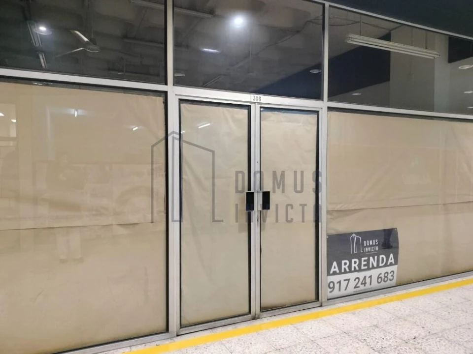 Loja para Arrendamento em Cedofeita, Santo Ildefonso, Sé, Miragaia, São Nicolau e Vitória Foto 8