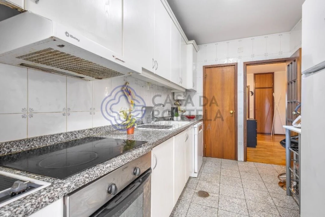 Apartamento T3 para Venda em Cidade da Maia Foto 9
