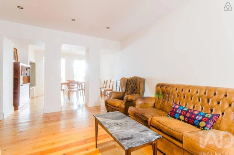 Moradia T4 para Venda em Santo António Foto 3