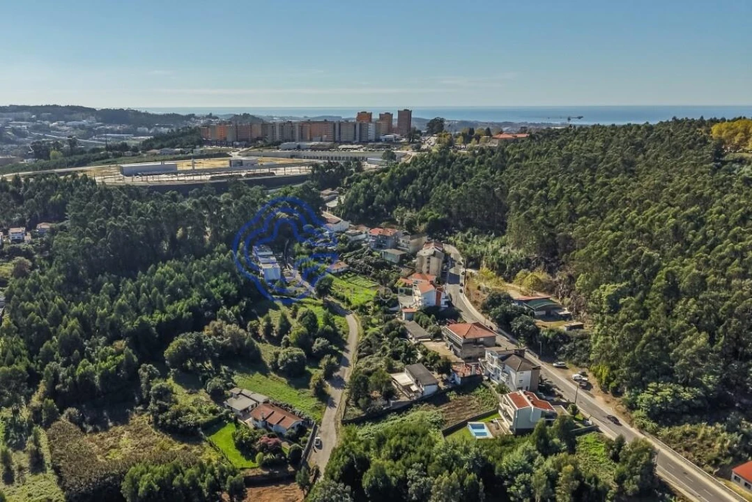 Terreno para Venda em Vilar de Andorinho Foto 2
