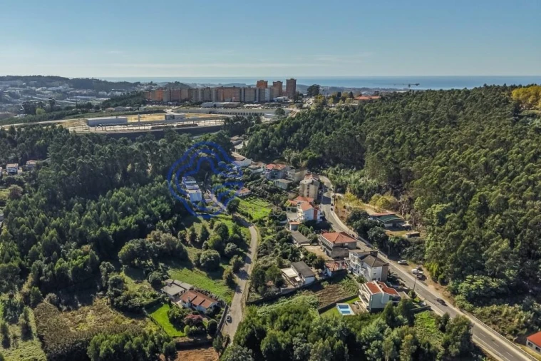 Terreno para Venda em Vilar de Andorinho Foto 2