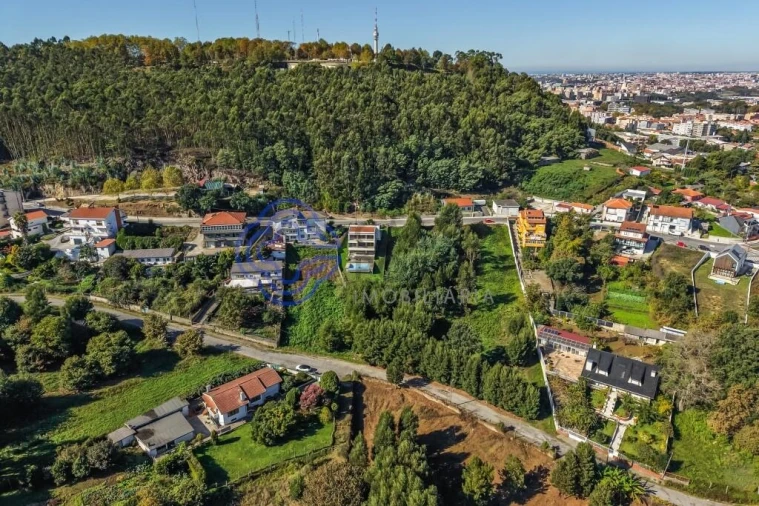 Terreno para Venda em Vilar de Andorinho Foto 4