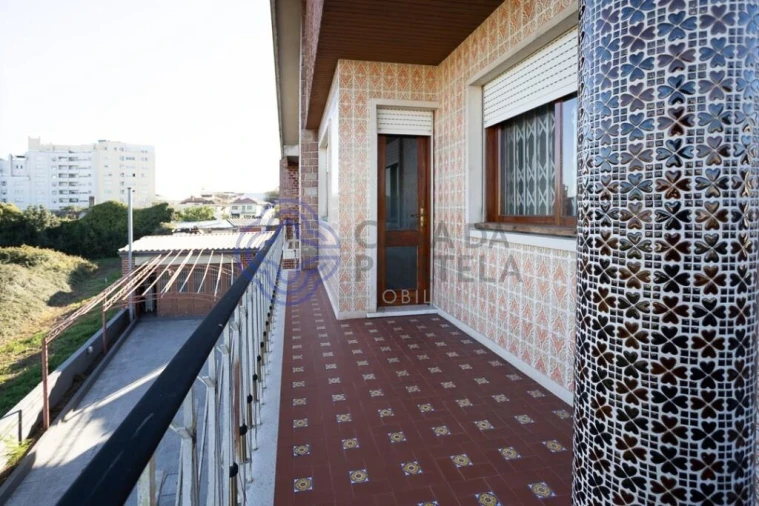 Moradia T4 para Venda em Fânzeres e São Pedro da Cova Foto 27