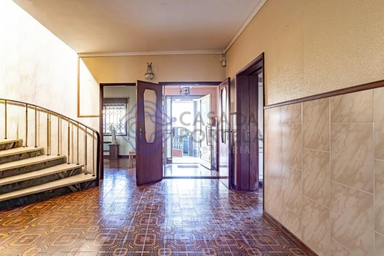 Moradia T4 para Venda em Fânzeres e São Pedro da Cova Foto 16