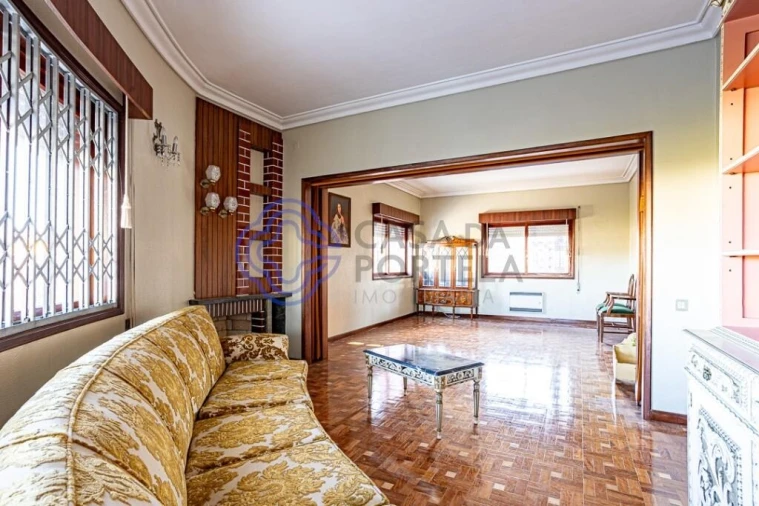 Moradia T4 para Venda em Fânzeres e São Pedro da Cova Foto 8