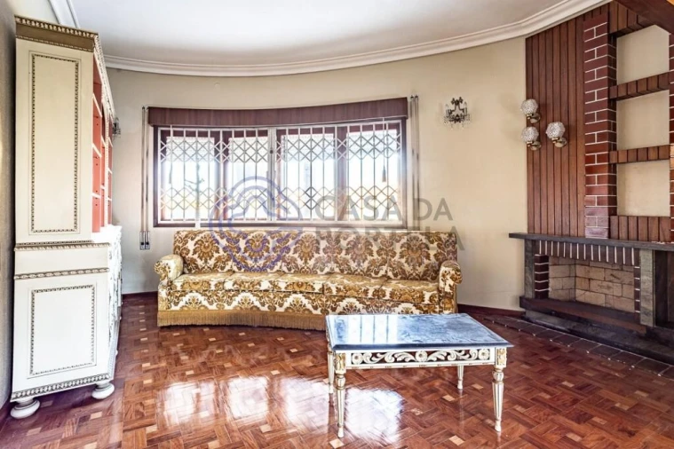 Moradia T4 para Venda em Fânzeres e São Pedro da Cova Foto 9