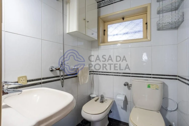 Moradia T4 para Venda em Fânzeres e São Pedro da Cova Foto 11