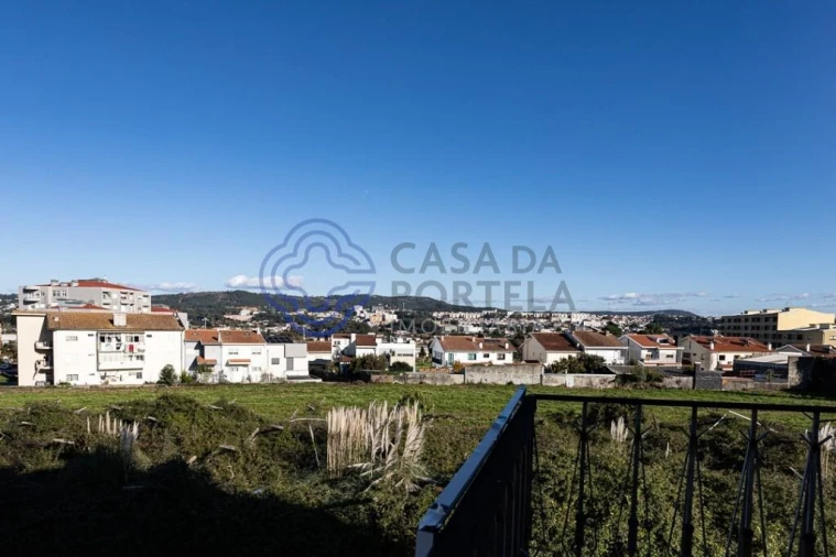 Moradia T4 para Venda em Fânzeres e São Pedro da Cova Foto 28