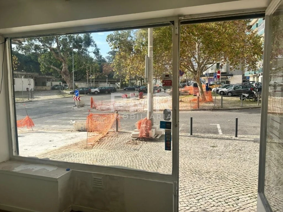 Loja para Arrendamento em Lumiar Foto 6