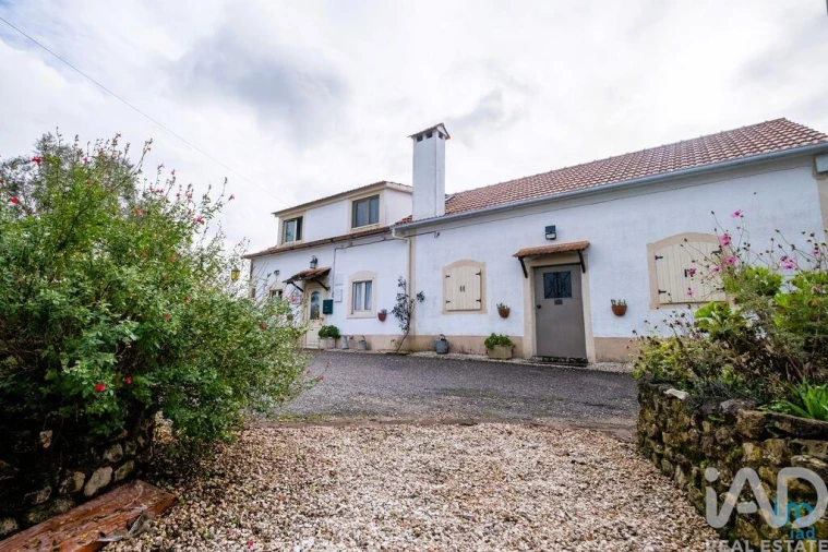 Moradia T3 para Venda em Pussos São Pedro