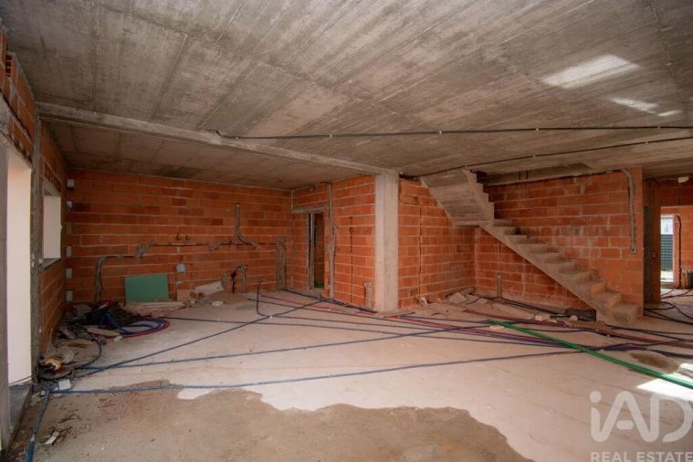 Moradia T4 para Venda em Maceira Foto 4