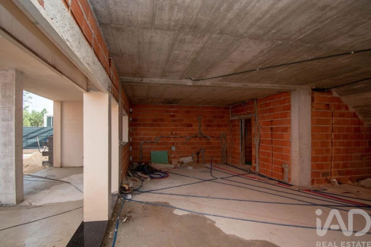 Moradia T4 para Venda em Maceira Foto 3